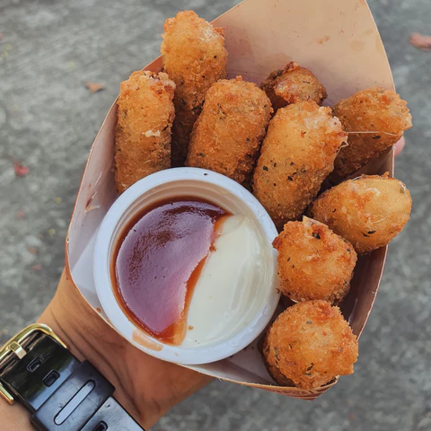 Mozzarella Sticks 9 Pieces, a menu of Chizmozza philippines.